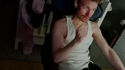 Snapshot of atvulpes chatting on December 8, 2:52 pm Max Powers online show from December 8, 2:52 pm