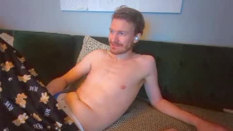 Snapshot of atvulpes chatting on December 24, 7:39 am Max Powers online show from December 24, 7:39 am