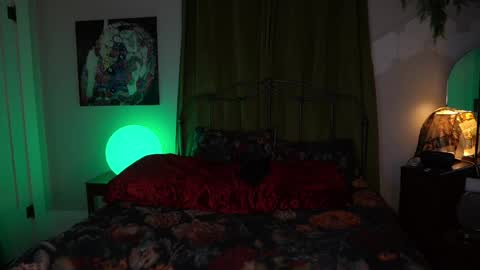 Audrey online show from April 12, 1:21 am