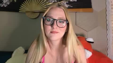 AudreyAlien online show from February 3, 8:08 am