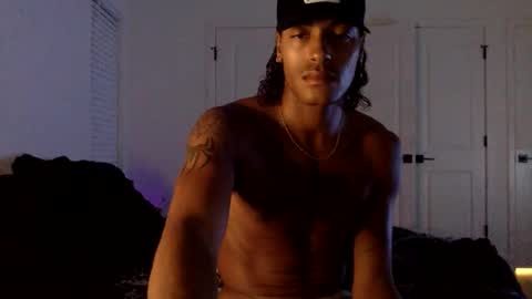 augiexrated online show from March 31, 5:52 am