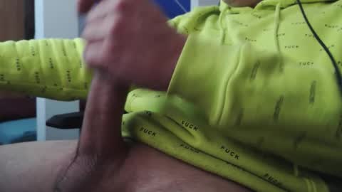 auilein online show from April 14, 4:57 pm