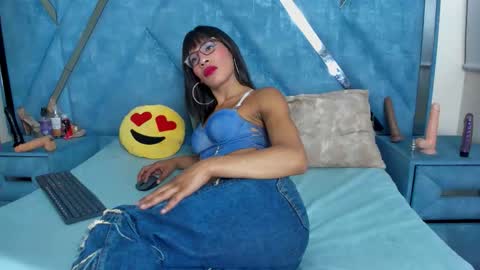 Monii Yi online show from March 28, 2:33 am