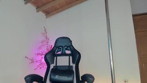 Snapshot of aurabonett chatting on January 11, 11:34 am aura online show from January 11, 11:34 am