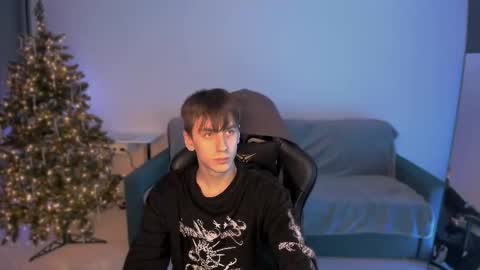 auracrye online show from December 27, 9:22 pm