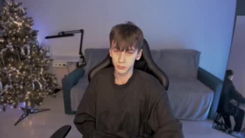 auracrye online show from December 31, 1:04 am