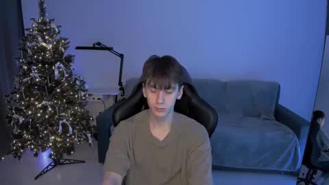 auracrye online show from January 9, 10:09 pm