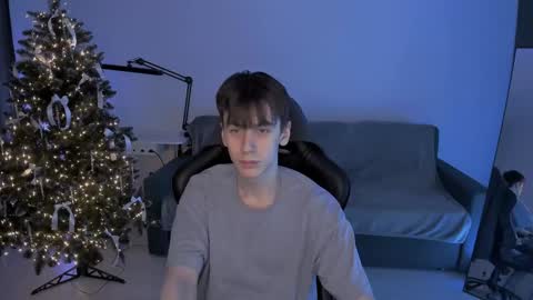 auracrye online show from January 12, 10:22 pm