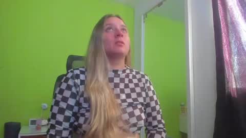 Aura Divina  online show from July 13, 8:44 pm