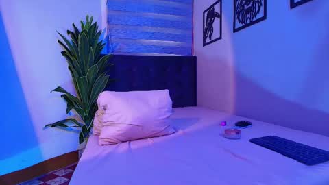 Snapshot of auralis_lux chatting on May 29, 12:14 pm auralis_lux online show from May 29, 12:14 pm
