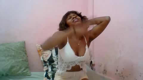 Snapshot of aurelia107 chatting on June 25, 5:17 pm aurelia107 online show from June 25, 5:17 pm