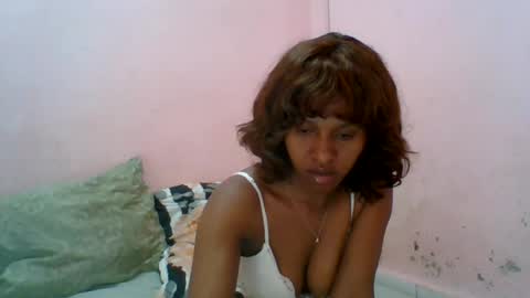 Snapshot of aurelia107 chatting on June 27, 8:14 pm aurelia107 online show from June 27, 8:14 pm