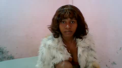 Snapshot of aurelia107 chatting on June 30, 5:52 am aurelia107 online show from June 30, 5:52 am