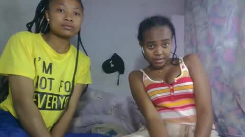 Snapshot of aurelie08 chatting on May 16, 6:28 pm aurelie08 online show from May 16, 6:28 pm