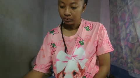 Snapshot of aurelie08 chatting on May 19, 9:04 am aurelie08 online show from May 19, 9:04 am