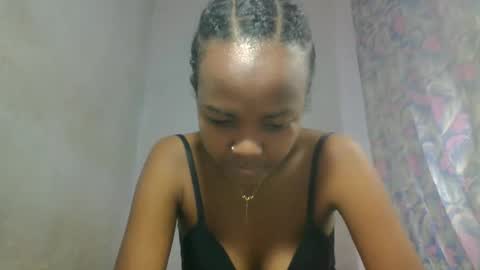 Snapshot of aurelie08 chatting on May 24, 10:53 am aurelie08 online show from May 24, 10:53 am