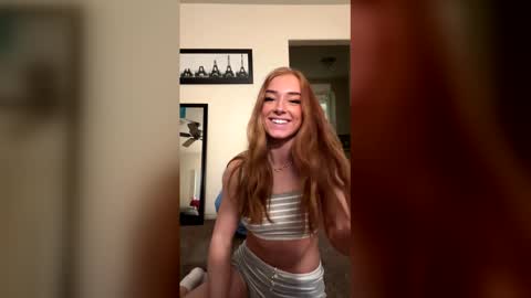 Snapshot of auriamist chatting on February 10, 7:23 am auriamist online show from February 10, 7:23 am