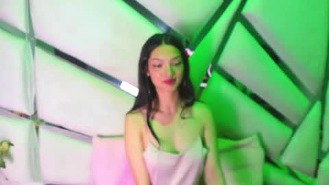 aurora online show from February 5, 3:49 pm