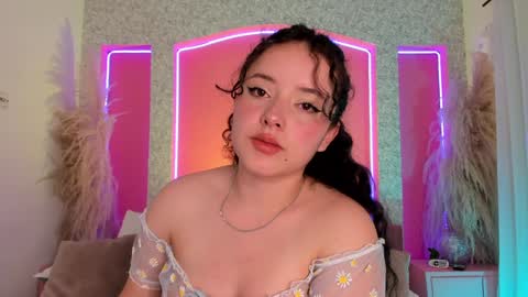 Snapshot of aurora_aaa chatting on December 6, 7:45 pm Aurora online show from December 6, 7:45 pm