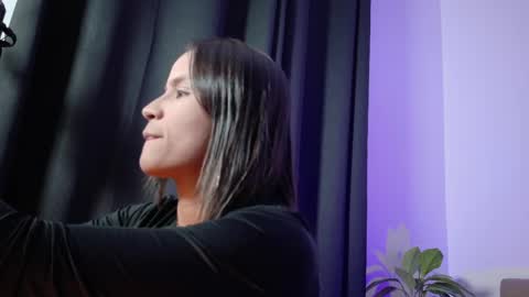 aurora_collins08 online show from May 28, 3:53 pm