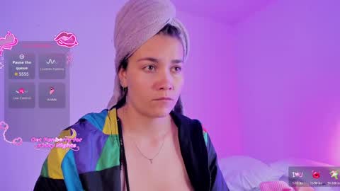 aurora_divine online show from April 1, 7:00 pm