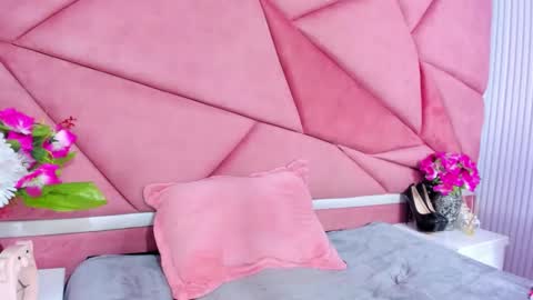 Aurora online show from February 25, 12:37 pm