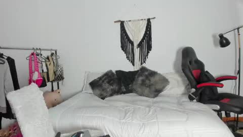 aurora_moonm online show from May 28, 3:15 am
