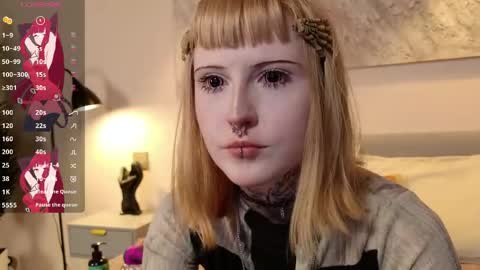 Snapshot of aurora_radiance chatting on May 18, 9:59 am Serena online show from May 18, 9:59 am