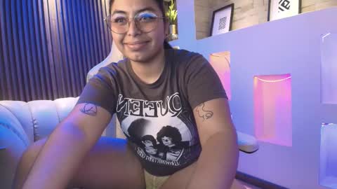 aurora_willow9 online show from November 20, 5:29 am