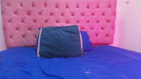 auroraa_miller online show from September 11, 11:54 am