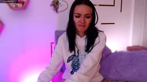 aurorahans online show from March 11, 4:18 am