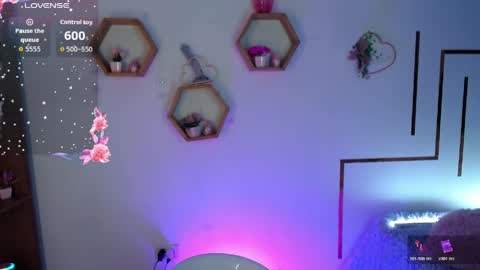 aurorahans online show from April 13, 12:27 am