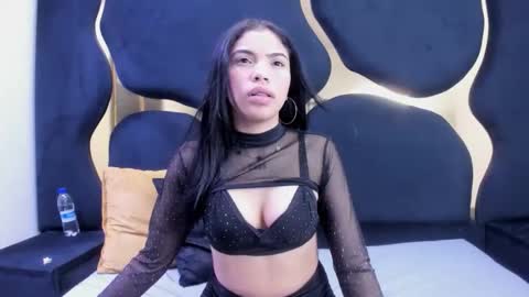Snapshot of aurorahoney32 chatting on April 29, 8:59 pm aurorahoney32 online show from April 29, 8:59 pm