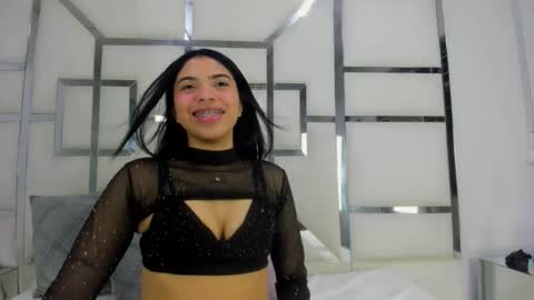 Snapshot of aurorahoney32 chatting on May 12, 9:34 pm aurorahoney32 online show from May 12, 9:34 pm