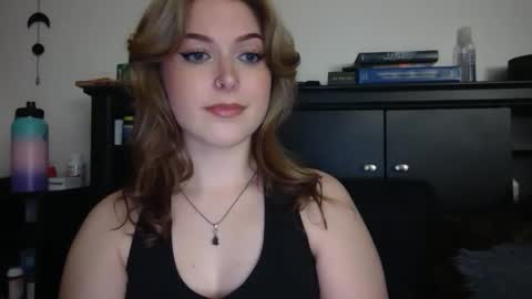 Snapshot of auroralightz1 chatting on May 21, 6:59 pm auroralightz1 online show from May 21, 6:59 pm