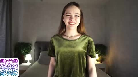 Snapshot of auroralowen chatting on June 14, 4:25 am Aurora online show from June 14, 4:25 am