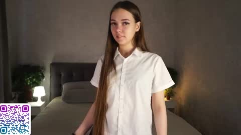 Snapshot of auroralowen chatting on June 19, 3:44 am Aurora online show from June 19, 3:44 am