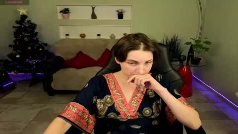 Aurora online show from December 15, 7:07 pm