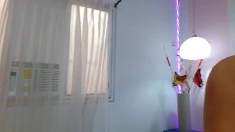 Snapshot of auroravellaris chatting on March 10, 4:57 pm Valeria Moreau online show from March 10, 4:57 pm