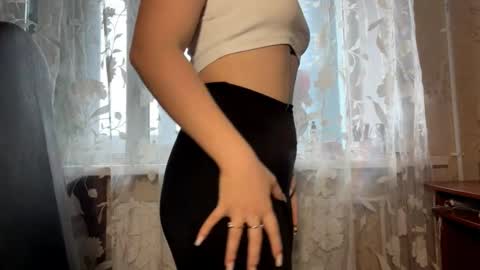 Snapshot of aurorekhuu chatting on February 25, 7:07 am Elizabeth online show from February 25, 7:07 am