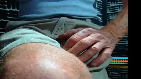 Snapshot of aussieraz chatting on February 17, 5:36 am aussieraz online show from February 17, 5:36 am