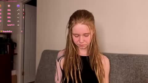 Snapshot of austeja_ona chatting on July 15, 9:31 pm Aya online show from July 15, 9:31 pm