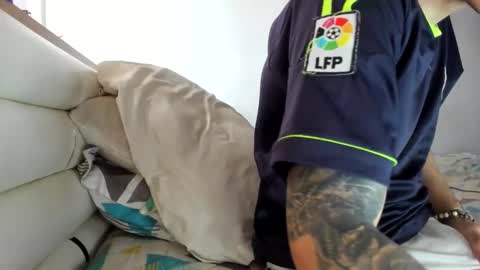 Snapshot of austin1119a chatting on February 18, 5:53 pm austin1119a online show from February 18, 5:53 pm