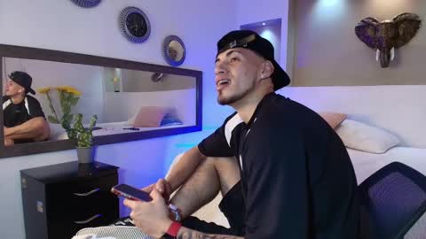 AUSTIN  online show from December 14, 1:38 pm