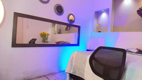 AUSTIN  online show from December 17, 3:17 am