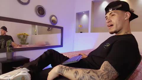 AUSTIN  online show from December 21, 3:36 am