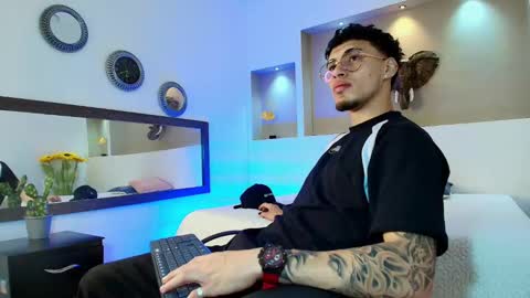 AUSTIN  online show from December 28, 3:15 am