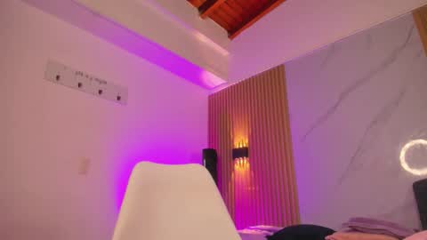 Snapshot of austin_rouse chatting on February 21, 7:48 pm austin_rouse online show from February 21, 7:48 pm