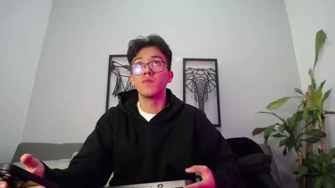 austinreeds online show from October 22, 12:05 pm