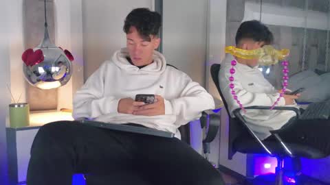 austinreeds online show from April 8, 2:06 pm